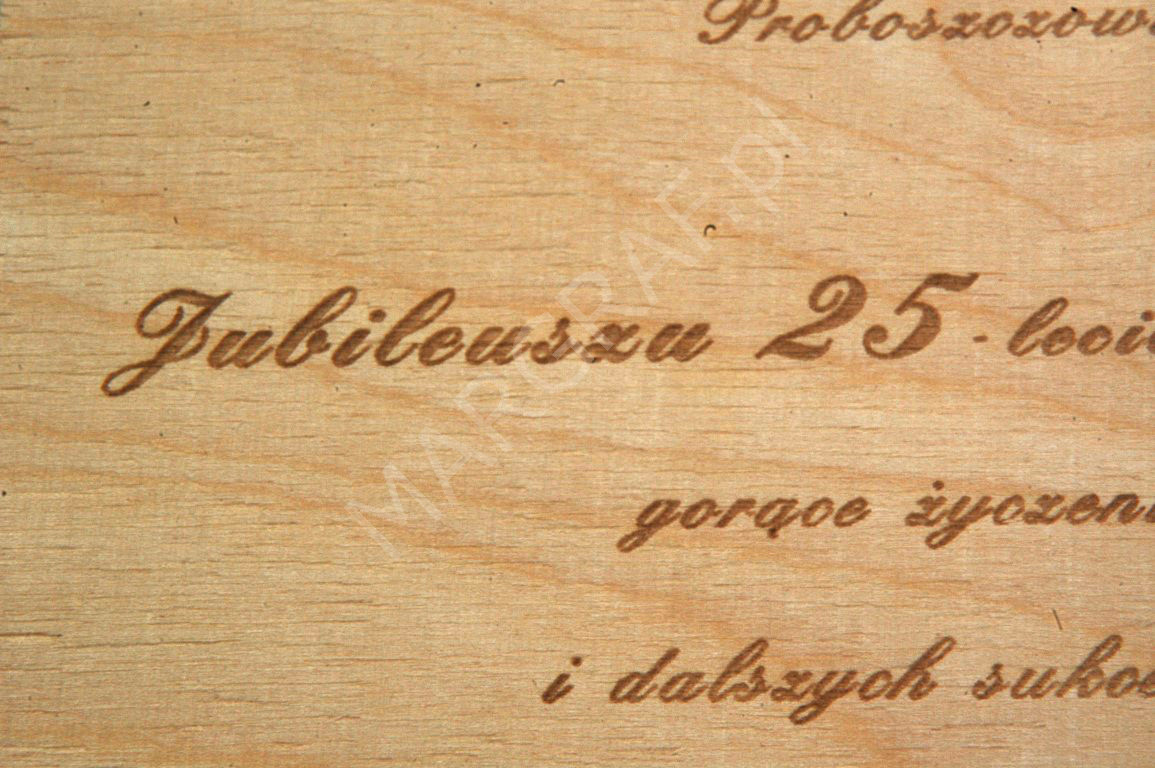 Przykład graweru na desce